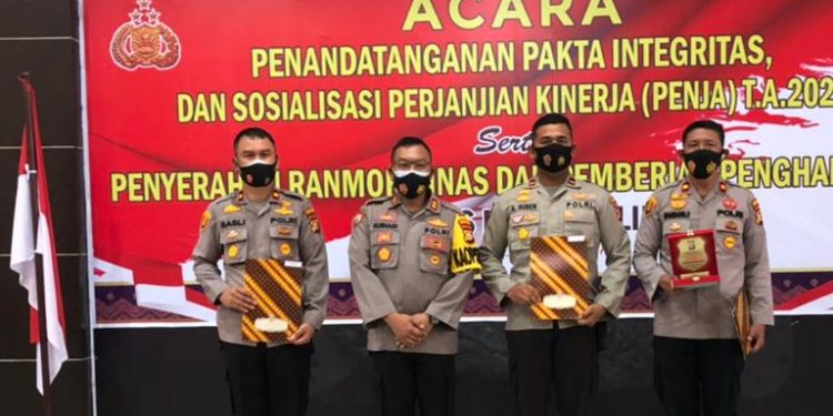 Polres Rokan Hilir menggelar Penandatanganan Pakta Integritas dan Sosialisasi Perjanjian Kinerja (PENJA)