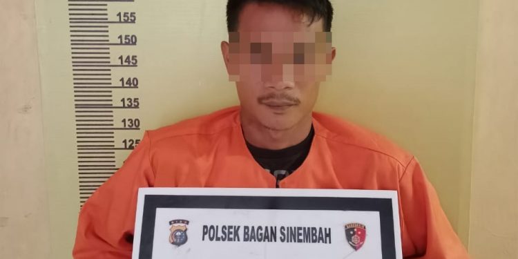 Aniaya Isterinya Hingga Alami Luka Memar Dan Lebam, Pelaku Di Tangkap Tim Opsnal Polsek Bagan Sinembah Dirumahnya