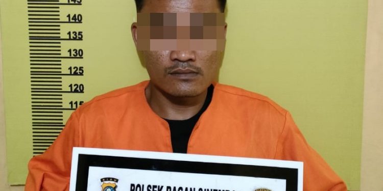 Terekam CCTV, 2 Pencuri Baterai Genset Berhasil di Tangkap Tim Opsnal Polsek Bangko.
