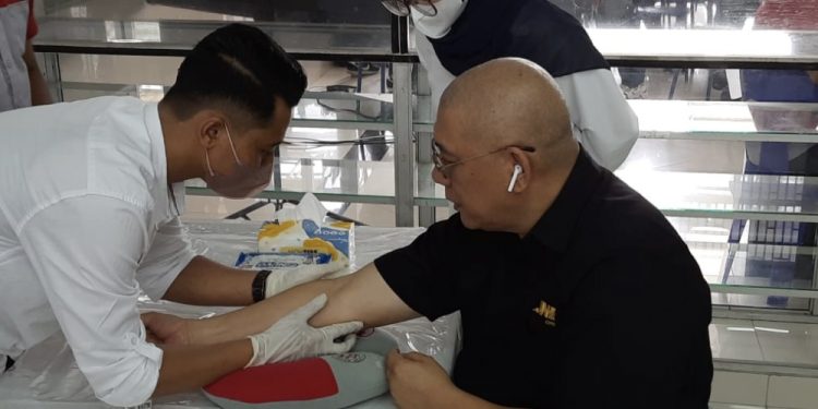 JNE Gelar Suntik Gratis Vitamin C untuk Karyawan dan Masyarakat Umum