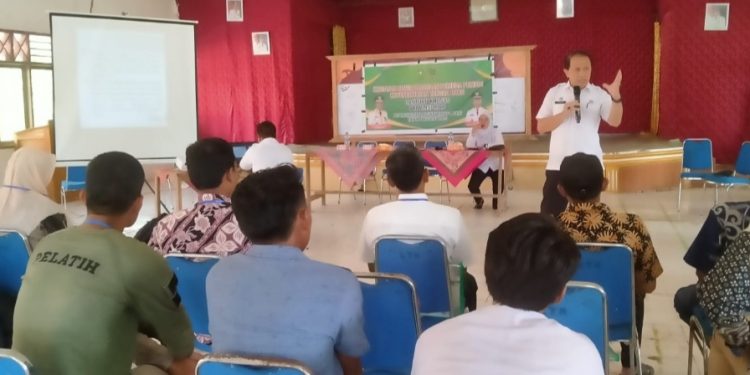 Kadis PMD Rohil Berikan Materi Tentang Kewirausahaan Bagi Pemuda