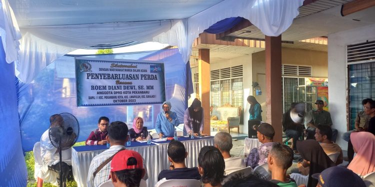 Penyebarluasan Perda, Anggota DPRD Kota Pekanbaru Roem Diani Lakukan Sosialsasi Bersama Sekretariat Daerah