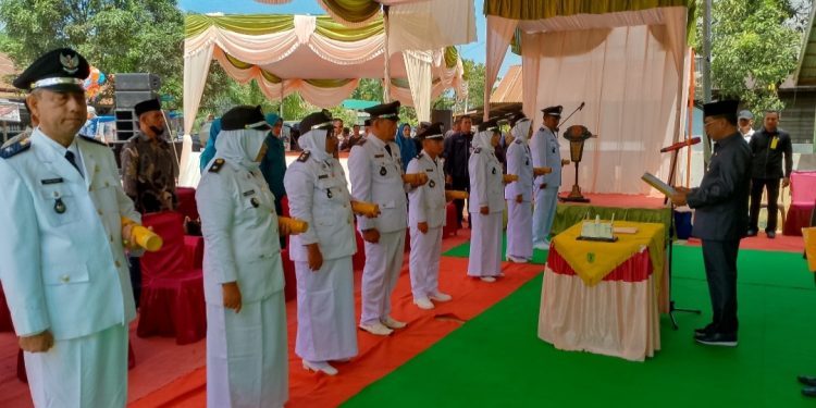 Pemkab Rohil Lantik 8 Penjabat Penghulu di Kecamatan Kubu dan Kuba