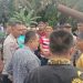 Kejam, Perusahaan Tutup Akses Jalan, Warga Gelar Aksi Demo