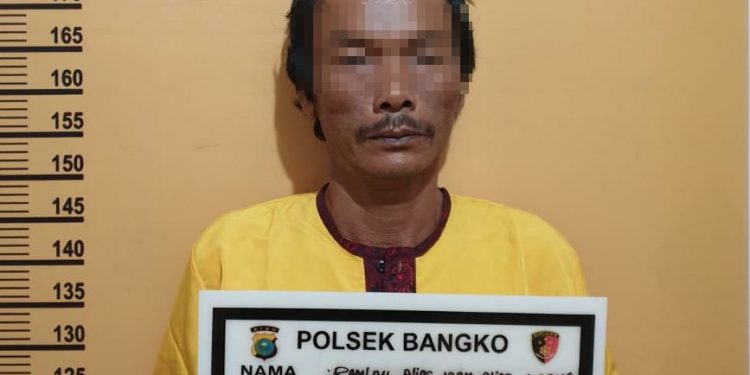 Personel Polsek Bangko Pusako Tangkap Pelaku Pembacokan Sadis
