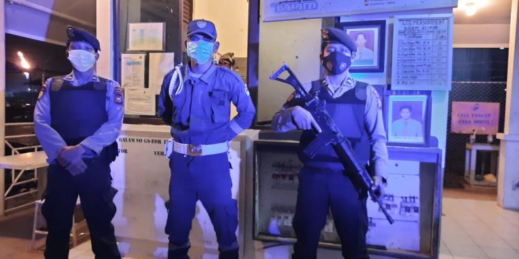 Polsek Panipahan Laksanakan Kegiatan Pendampingan Pembagian Program Keluarga Harapan ( PKH )