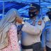 Bhabinkamtibnas Polsek Simpang Kanan Laksanakan Kegiatan Pengolahan Tanah Untuk Persiapan Lahan Pertanian dan Perikanan di Lokasi Ketahanan Pangan di Wilayah Polsek Simpang Kanan.
