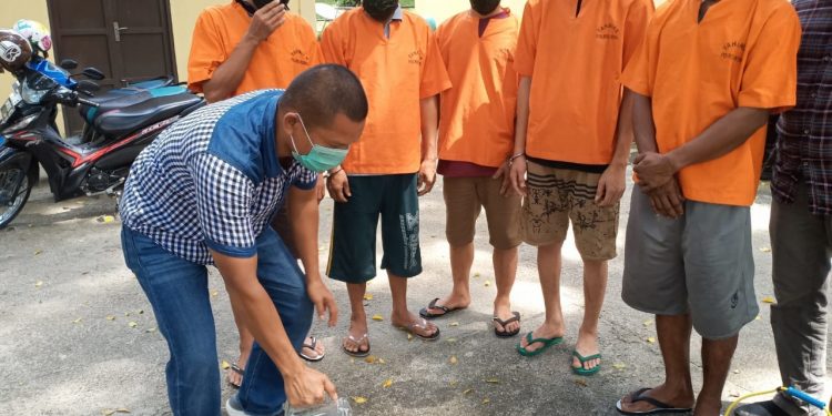 Kapolri Lepas 40.366 Bhabinkamtimas Sebagai Tracer Penyebaran Covid-19