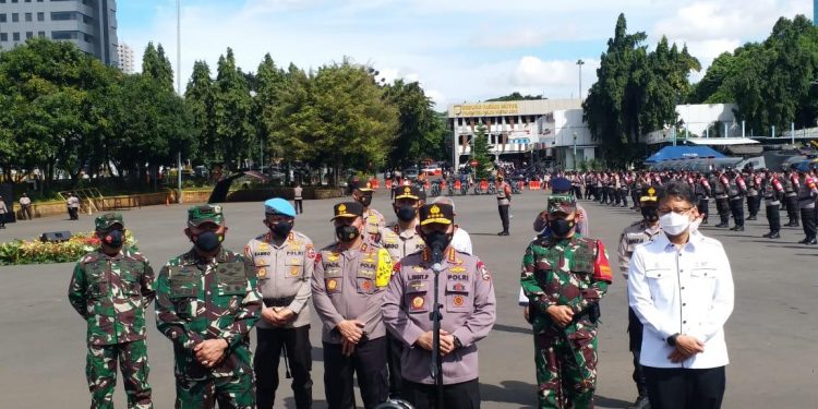 Kapolri Lepas 40.366 Bhabinkamtimas Sebagai Tracer Penyebaran Covid-19