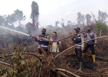 Kapolsek Panipahan beserta tim reskrim berhasil tangkap satu dari dua pelaku pencurian dengan kekerasan yang menyebabkan hilangnya nyawa korban