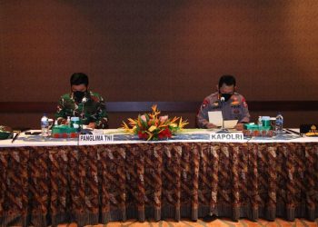Kapolres Rohil Pimpin Pemadaman Api Karlahut di Wilayah Kec. Pasir Limau Kapas