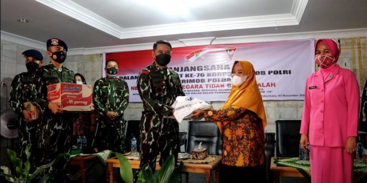 Jelang HUT Korps Brimob Polri Ke-76, Brimob Polda Riau Anjangsana ke Sejumlah Panti Asuhan