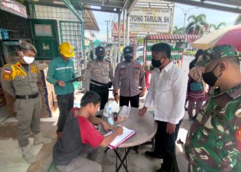 Polsek Pangkalan Kerinci Terapkan Protokol Kesehatan Melalui Operasi Yustisi