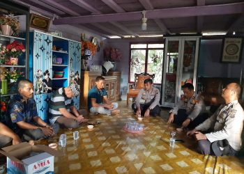 Kapolsek Ukui Jalin Silaturhami dengan Para Tokoh Dusun Toro