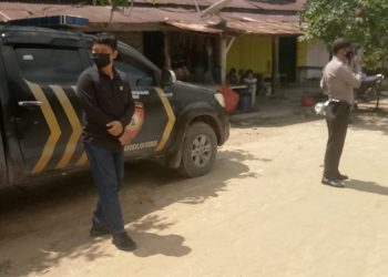 Polsek Pangkalan Kuras Ingatkan Warga Pasar Desa Beringin Tingkatkan Prokes