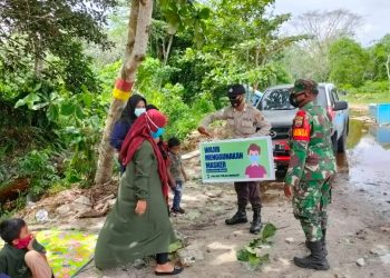 Bersama TNI, Polsek Teluk Meranti Operasi Yustisi di Wisata Pantai Ogis