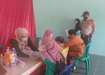 Masyarakat Antusias Ikut Vaksinasi, Polsek Pangkalan Kuras Lakukan Monitoring