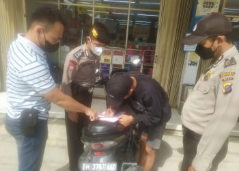 Polsek Pangkalan Kerinci Gelar Operasi Yustisi Sasar Pengguna Jalan dan Sejumlah Toko