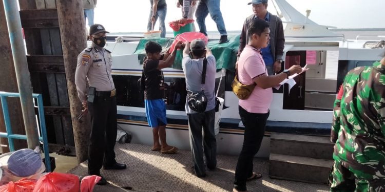 Polsek Kuala Kampar Himbau Penumpang di Pelabuhan Penyalai Terapkan Prokes