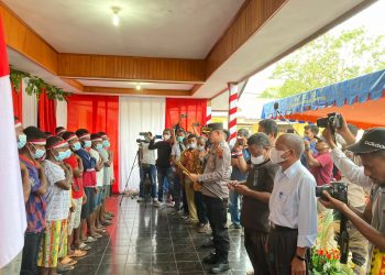 KKB Kampung Ambaidiru Serahkan Diri Kepangkuan NKRI