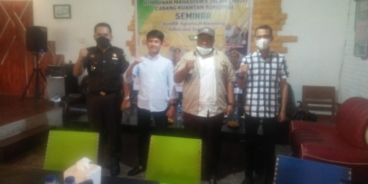 Konflik Lahan Antara PT.Wanasari vs Masyarakat Simpang Raya di Bahas Seminar HMI Kuansing bersama Pakar Lingkungan