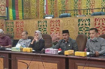 Komisi II DPRD Pekanbaru Rapat dengan Pengelola STC dan Pedagang Bahas Kenaikan Tarif Service Charge