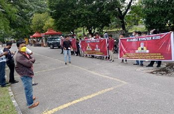 Aliansi KOMPAK : Pecat, Mendukung Jamwas dan Satgas 53 segera Periksa Kasi Intel Kejari Pekanbaru, Ini Penjelasan IYS