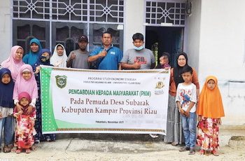 PELAKSANAAN EDUKASI WIRAUSAHA BERBASIS SYARIAH OLEH DOSEN EKONOMI SYARIAH FAKULTAS AGAMA ISLAM UNIVERSITAS ISLAM RIAU