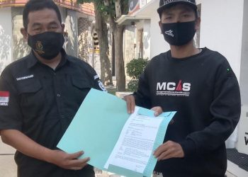 Aksi Jilid 2 Aspemari Laporkan dan menyerahkan Bukti-Bukti Terkait Dugaan Korupsi Dana BOS Afirmasi dan Kinerja di Siak
