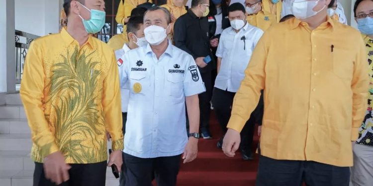 Sambut Kedatangan Menko Perekonomian, Bupati Rohil Afrizal Sintong Dapat Acungan Jempol dari Airlangga Hartarto