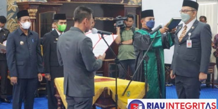 Dapat Restu Gubernur Riau, Bupati Afrizal Sintong Yakin Pjs Sekda Rohil Mampu Jalankan Tugas Sesuai Tupoksinya