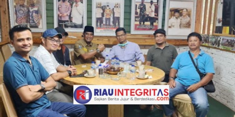 Tertarik dengan Sistem Pertanian DPP Santri Tani NU, IKA Universitas Bung Hatta Kunjungi Rusli Ahmad