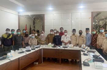 Gelar Rapat Secara Daring dan Luring, Bahas Draf Pergub Tentang Cinta Lingkungan Hidup Dipimpin Kepala Dinas Pendidikan Riau Dr H Kamsol