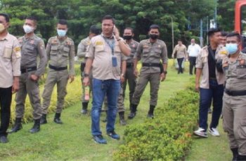 Bapenda Kota Pekanbaru, Team Dinas Perhubungan, dan Team Satpol PP Menelusuri Tiang Reklame Ilegal