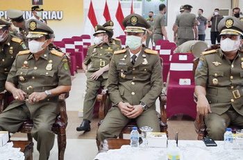 Bupati dan Wabup Rohil Hadiri HUT Satpol PP ke 72, Afrizal Sintong : Ucapkan Selamat dan Ini Harapannya