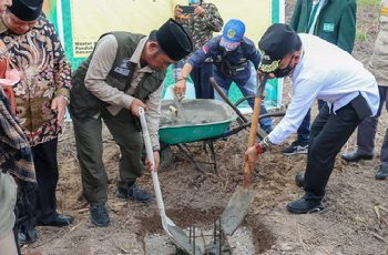 Peletakan Batu Pertama Pondok Pesantren Santri Tani NU di Pulau Merbau, Rusli Ahmad; Rasa Syukur dan Haru