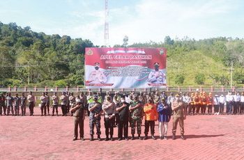 Polres Lingga Lakukan Apel Gelar Pasukan Operasi Kepolisian Ketupat Seligi 2022