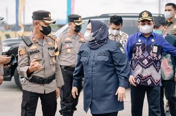 Jelang Lebaran, Bupati Kasmarni Tinjau Posko Kecamatan Pinggir dan Bathin Solapan
