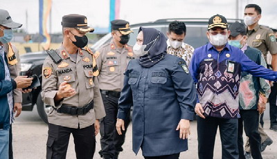 Jelang Lebaran, Bupati Kasmarni Tinjau Posko Kecamatan Pinggir dan Bathin Solapan