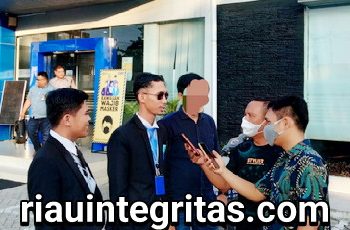 Tahan Ijazah dan Hak Eks Karyawan, Tim kuasa Hukum Yosrizal : Kita Berikan Tenggang Waktu BRI Bangkinang