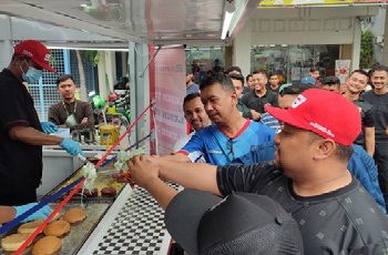 Zamburger Sponsor PSPS Riau Resmikan Outlet Hamurger Baru di Pekanbaru