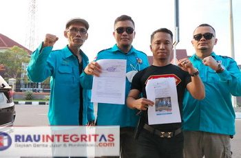 Catut Nama Terkait Turnament Laga Ayam Bangkok, Larshen Yunus Resmi Dilaporkan ke Polda Riau