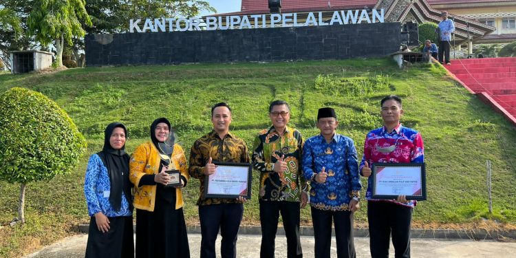 PHE Kampar Terima Penghargaan dari Bupati Pelalawan Atas Dukungan dalam Pelaksanaan Proklim