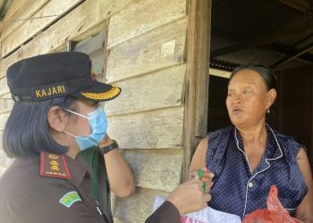 HUT HBA ke 62 dan IAD, Kejari Rohil Salurkan Ratusan Paket Sembako