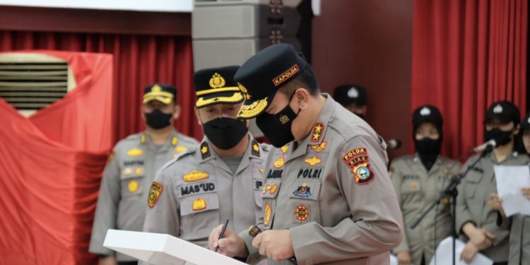 Pimpin Sertijab, Kapolda Riau Tekankan Jaga Marwah Kepolisian