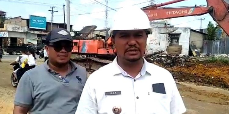Agar Rapi, Indah dan Nyaman, Lurah Balai Jaya Kota Tertibkan Pajak Tradisional KM 37