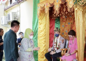Pisah Sambut Kapolres Rohil Baru Disambut Dengan Tepak Sirih