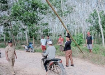 Geram, Warga Portal Jalan Untuk Kendaraan PT. BNCW