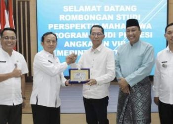 Amsakar Berbagi Kiat Kepemimpinan Saat Kunjungan Studi Perspektif Mahasiswa IPDN