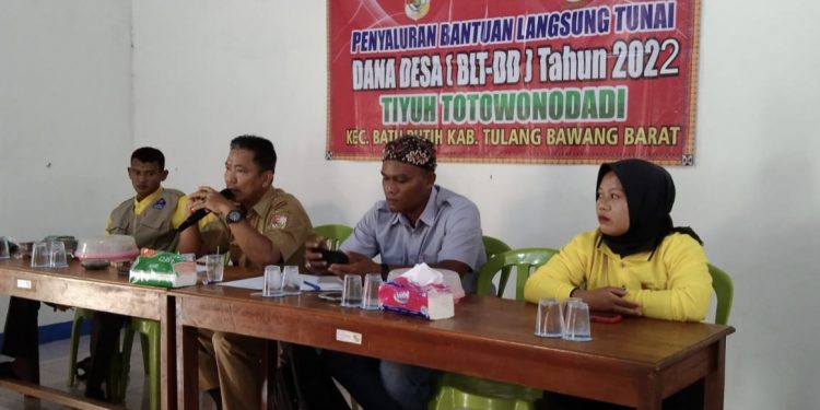 Kepala Desa Tiyuh Salurkan BLT-DD Tahap 2 Kepada 90 KPM